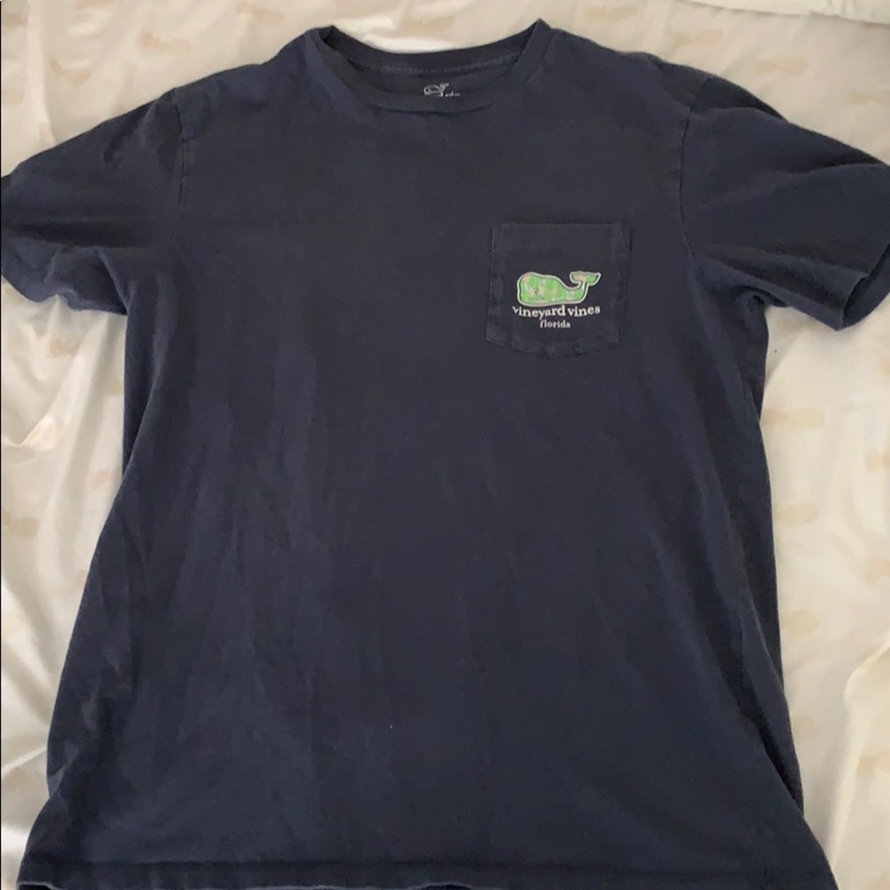 Navy blue Florida Vineyard Vines short sleeves tee